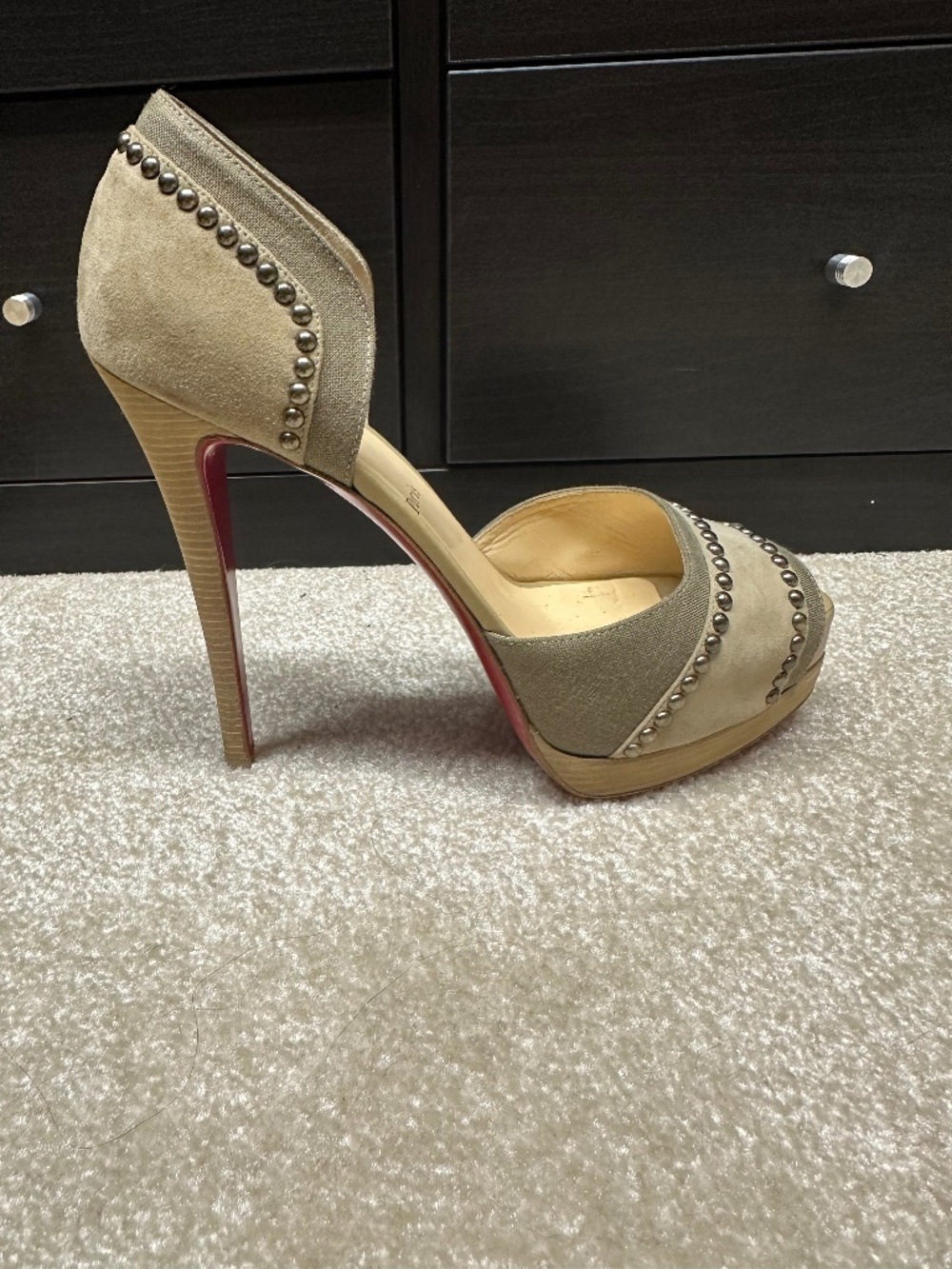 Christian Louboutin Pump- Suede with Rivets - Platform Heels- Neutral tones